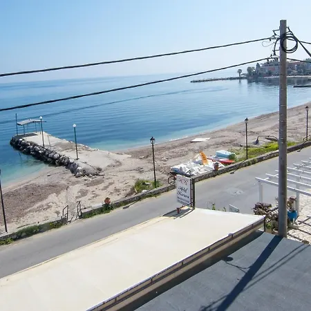 Riviera Seaside מלון