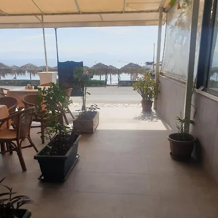 Riviera Seaside מלון 3*